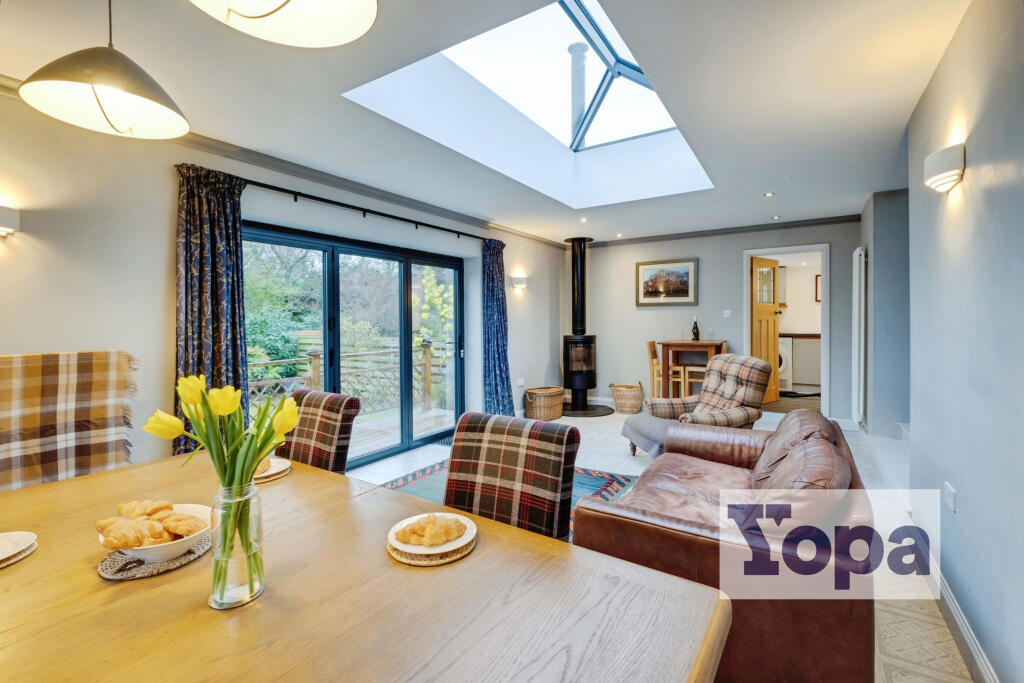 House in Southampton - More