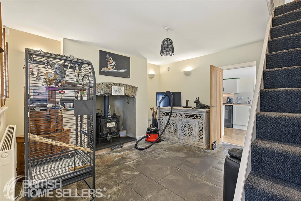 House in Gloucester - View 4