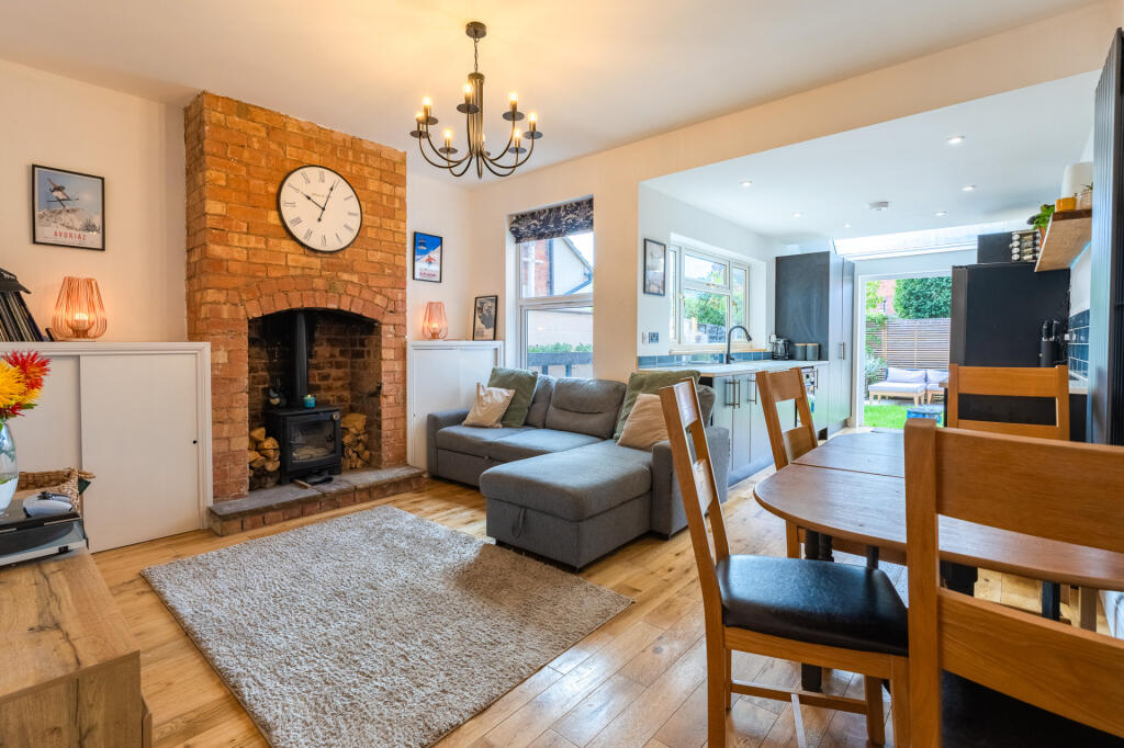 House in Worcester - View 2