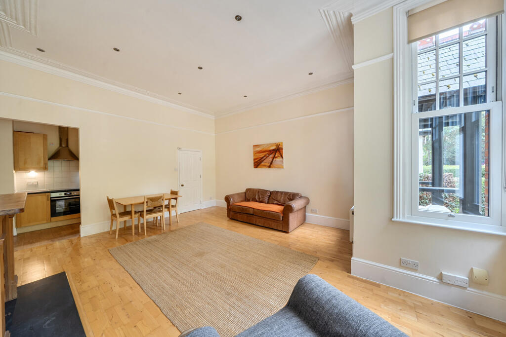 Apartment in London - View 5
