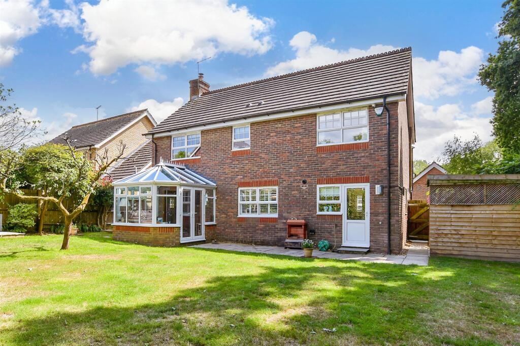 Larkspur Way, Southwater, Horsham, West Sussex photo 2