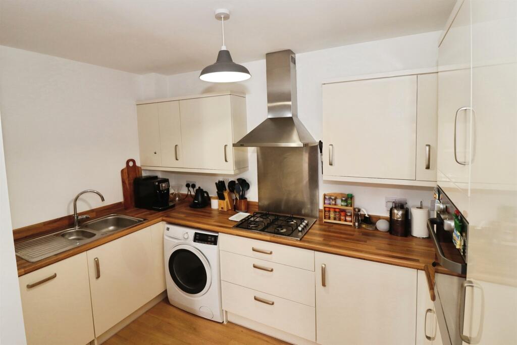 1-bed flat on Jenner Boulevard, Emersons Green, BRISTOL, £200,000