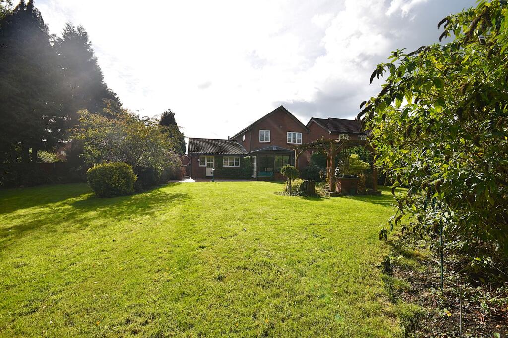 House in Macclesfield, Cheshire East - View 4
