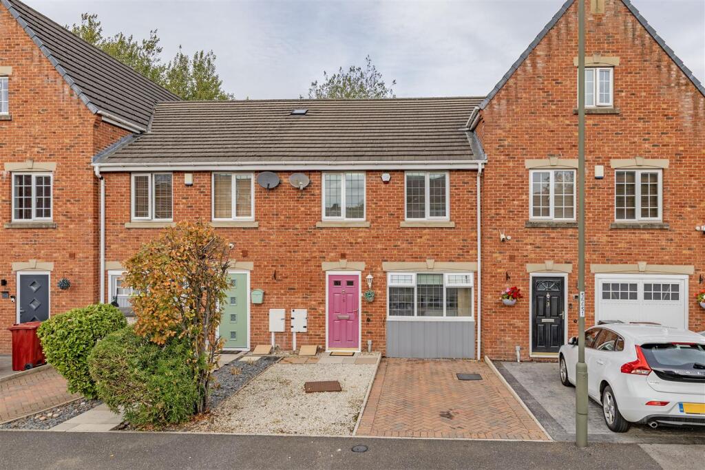 Main image of property: 5 Meadowgate Park, Killamarsh, Sheffield, S21 1EE