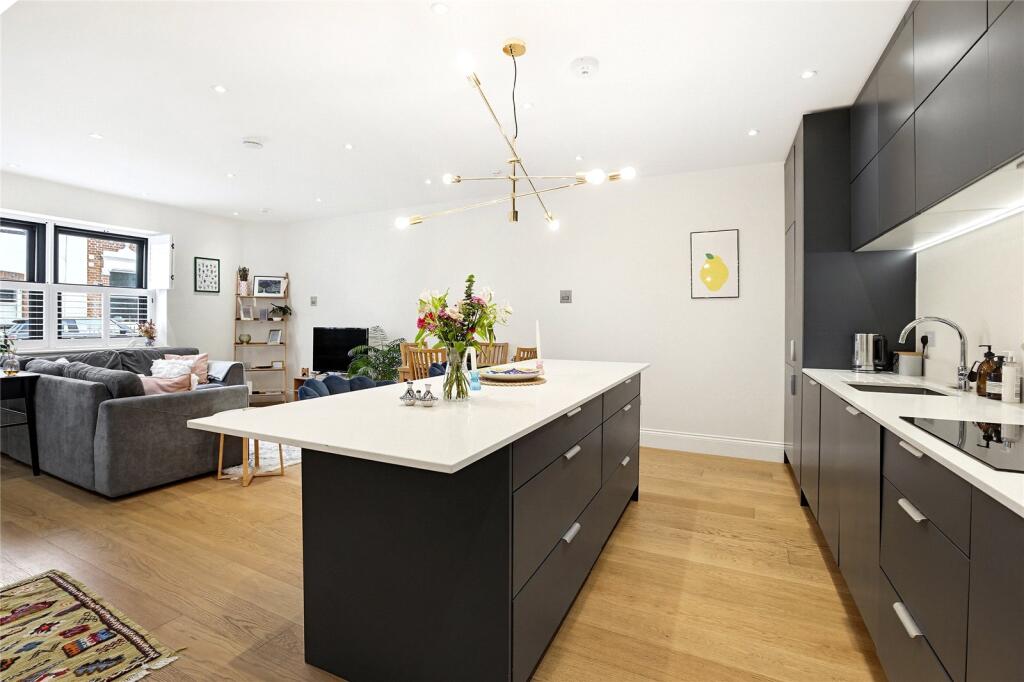 Main image of property: Ashbourne Grove, London, W4
