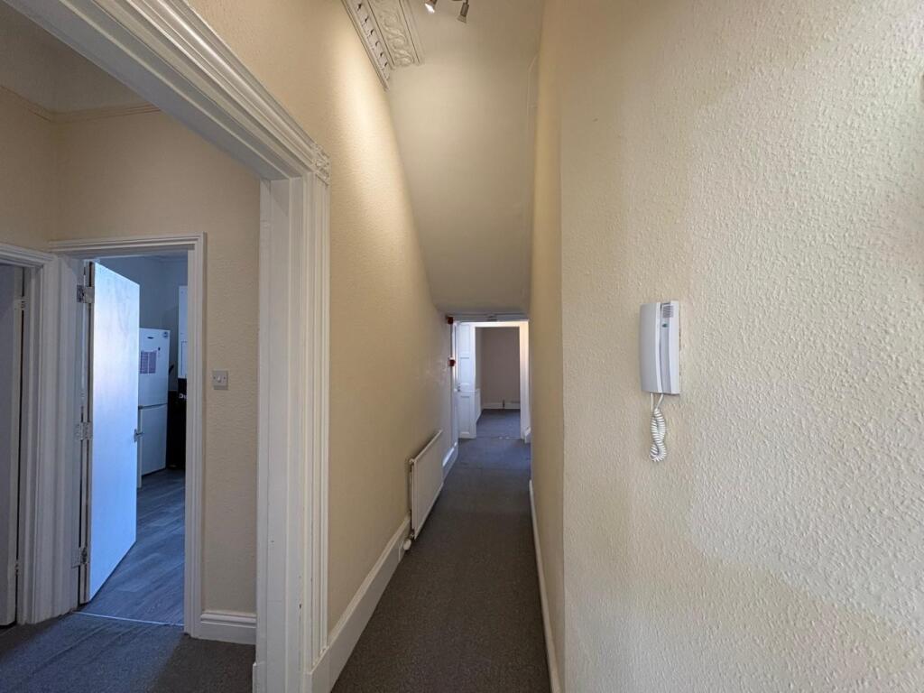 Apartment in Gloucester - View 4