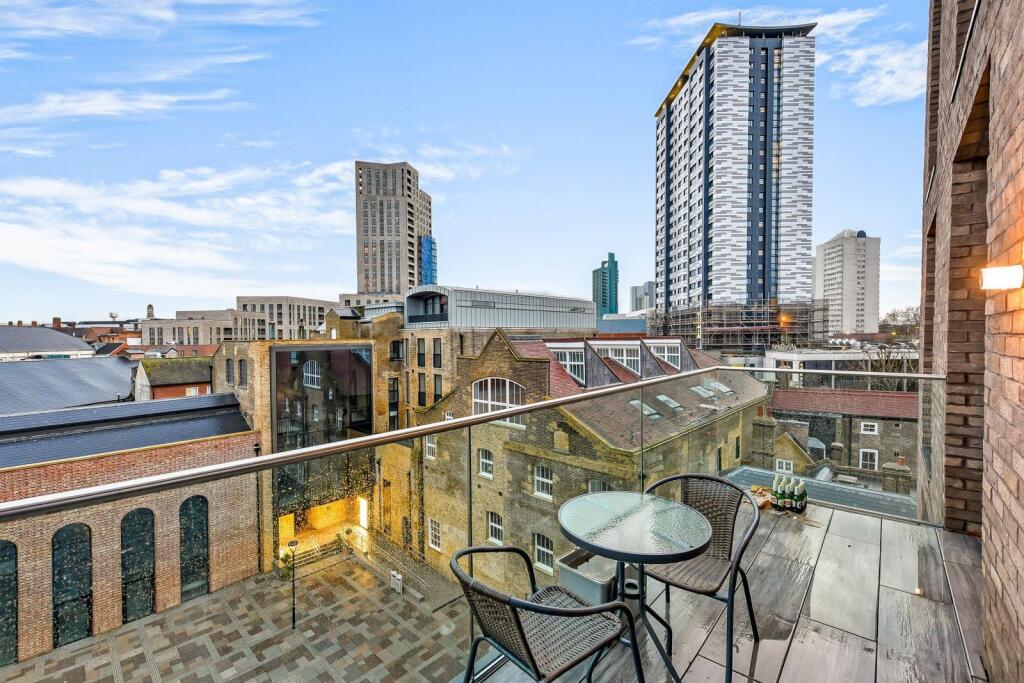Apartment in London - More