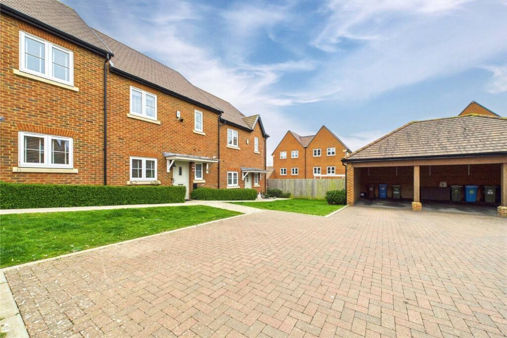 Main image of property: Mallow Grove, Warfield, Berkshire, RG42