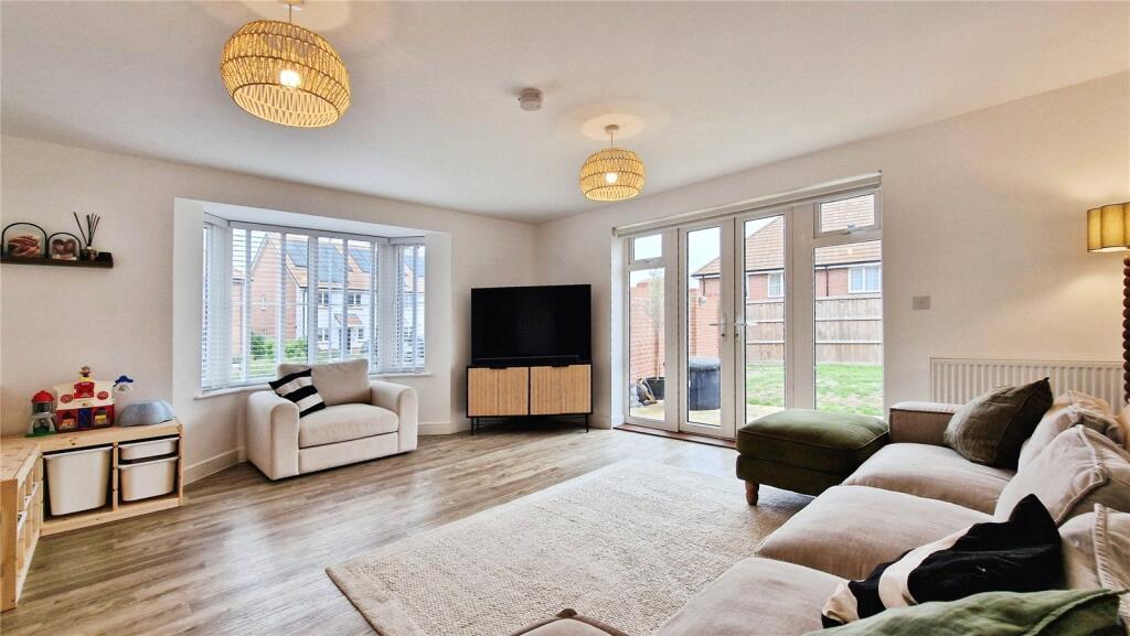 House in Binfield, Bracknell Forest - View 2