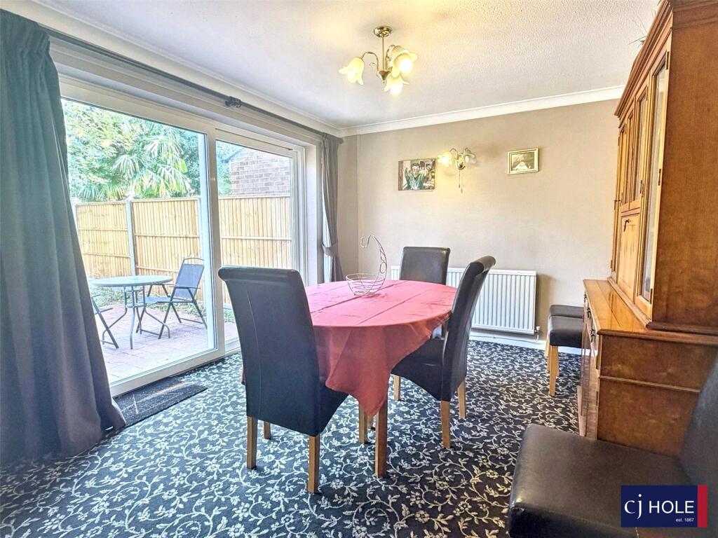 House in Gloucester, Hucclecote - View 5