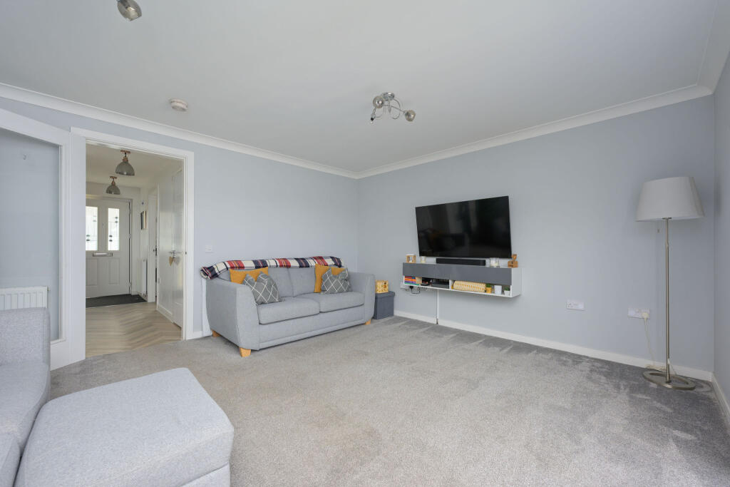 House in Larbert, Falkirk - View 4