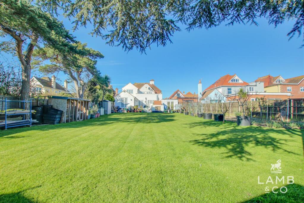 House in Clacton-on-Sea, Jaywick - View 4