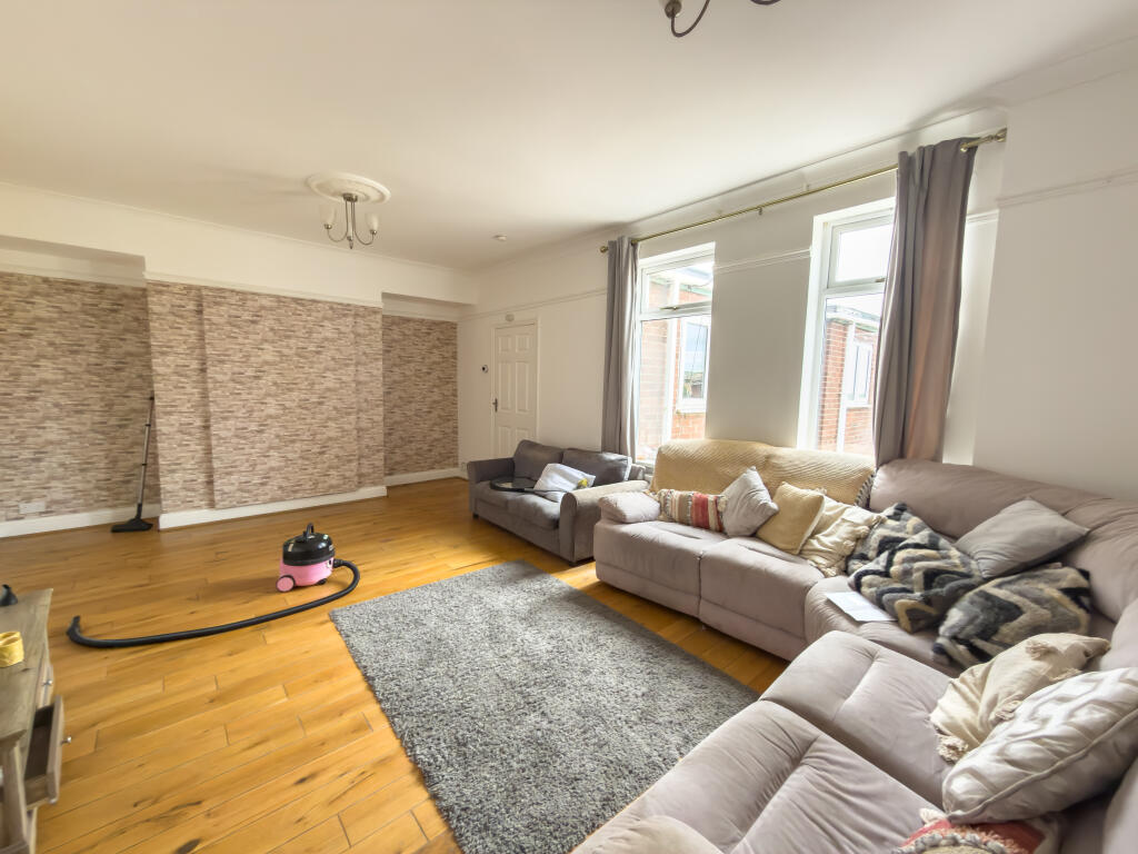 Apartment in South Tyneside, North East - More