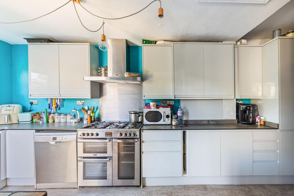 Everest Avenue, Fishponds photo 5