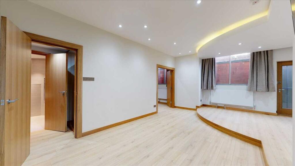 Main image of property: Avenue Road, London