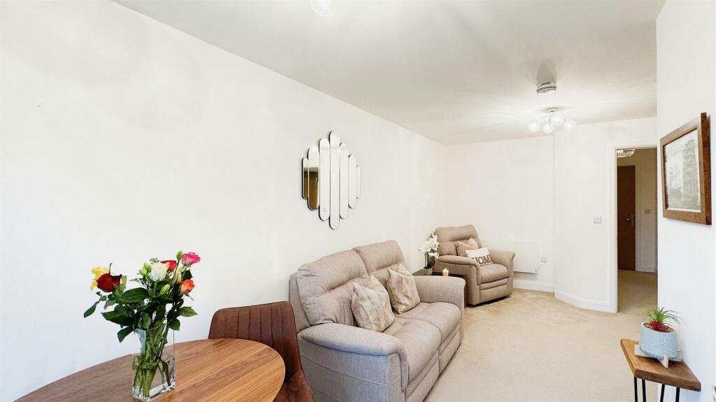 Apartment in Epping Forest, Waltham Abbey - View 5