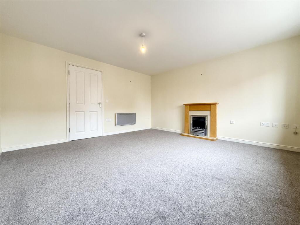 Apartment in Southampton - View 3