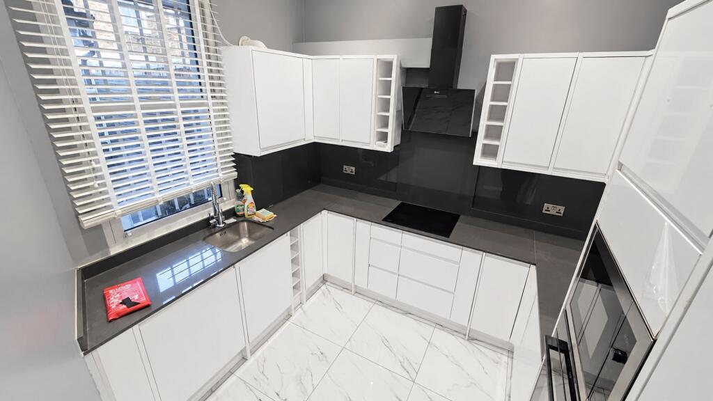 Apartment in London - View 2