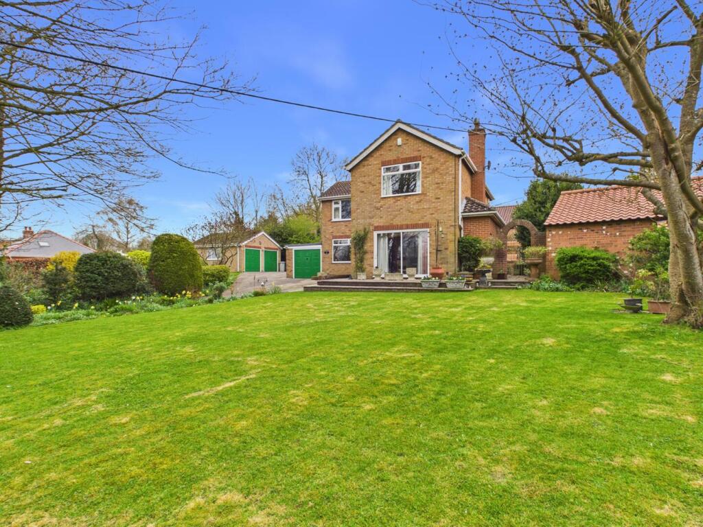 3-bed detached on Willow Rise, Main Road, Spilsby, £350,000