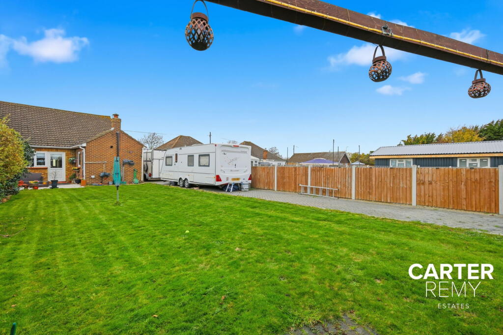 Heath Road, Orsett, Grays, RM16 3AD photo 4