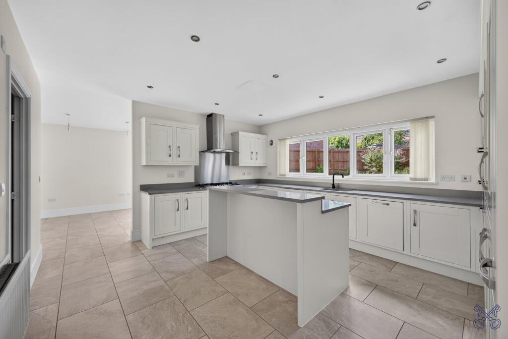 Jupiter Road, Evesham, Worcestershire, WR11 photo 4