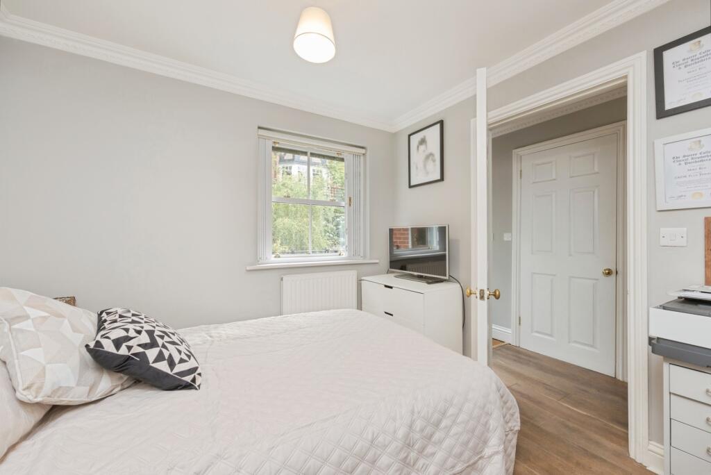 Apartment in Tonbridge - More