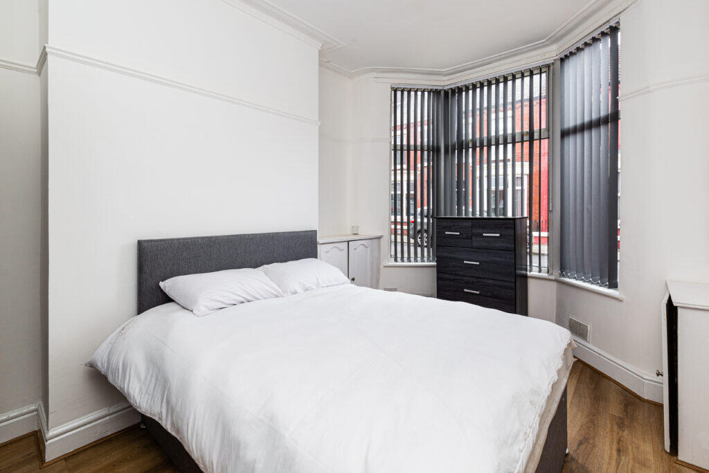Main image of property: 68 Kelso Road, Liverpool, L6 3AQ