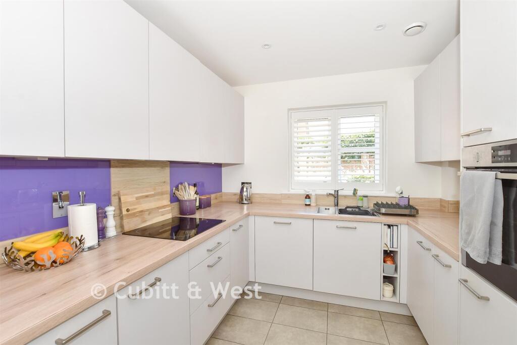 House in Redhill - View 4