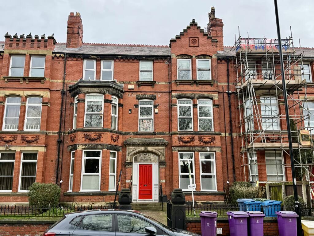 Main image of property: 33 Princes Avenue , Princes Park, Liverpool, Merseyside, L8 2UP