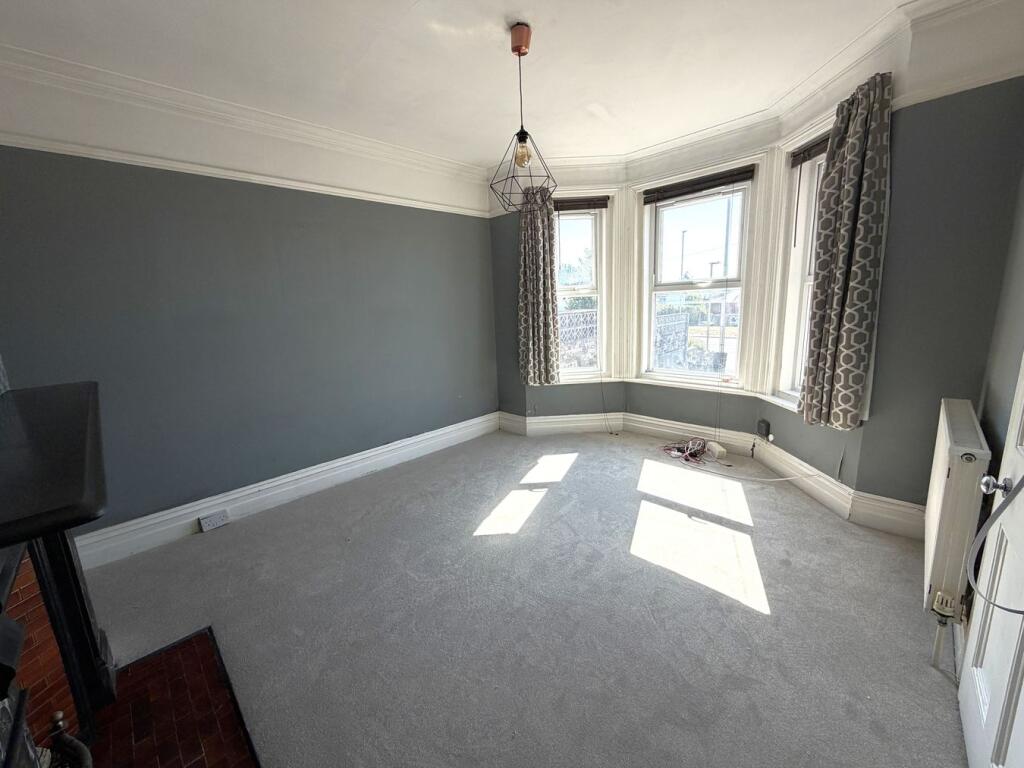 Lacey Crescent, Poole, BH15 photo 5