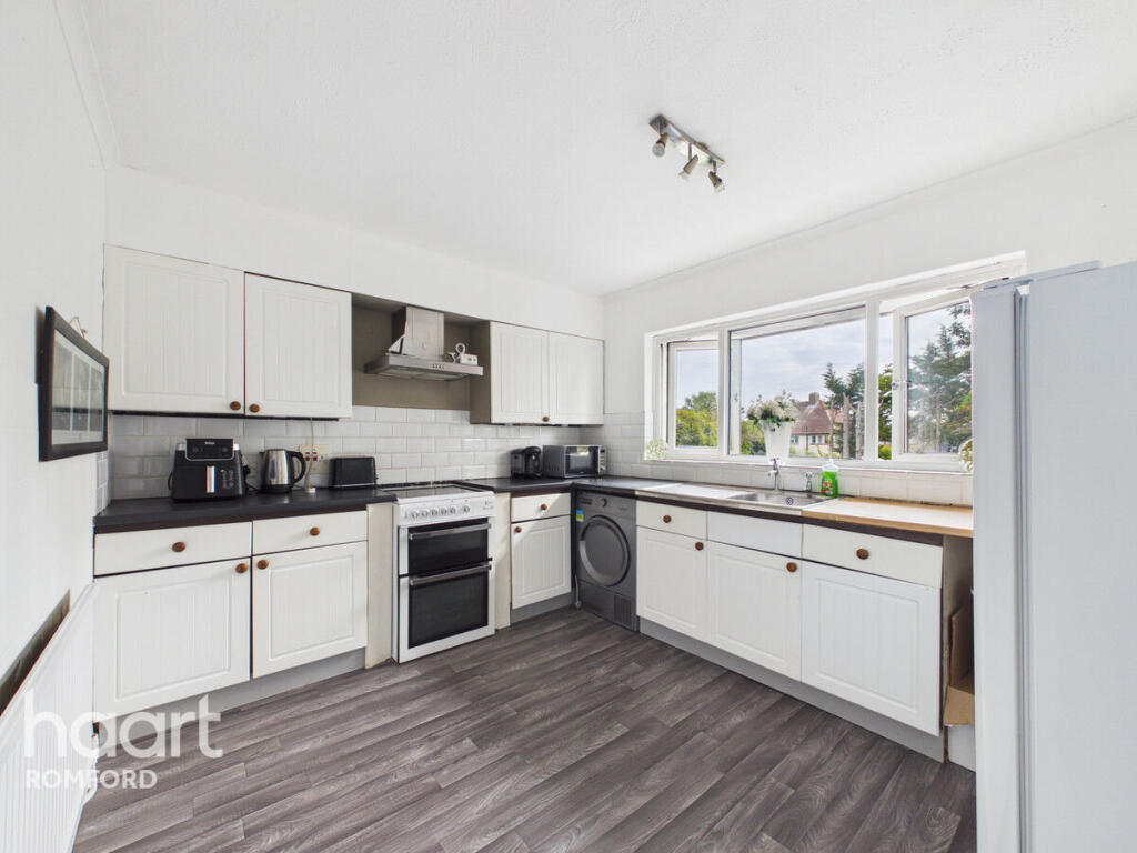 Apartment in Romford - View 4