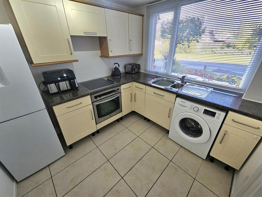 House in Solihull, West Midlands - View 4
