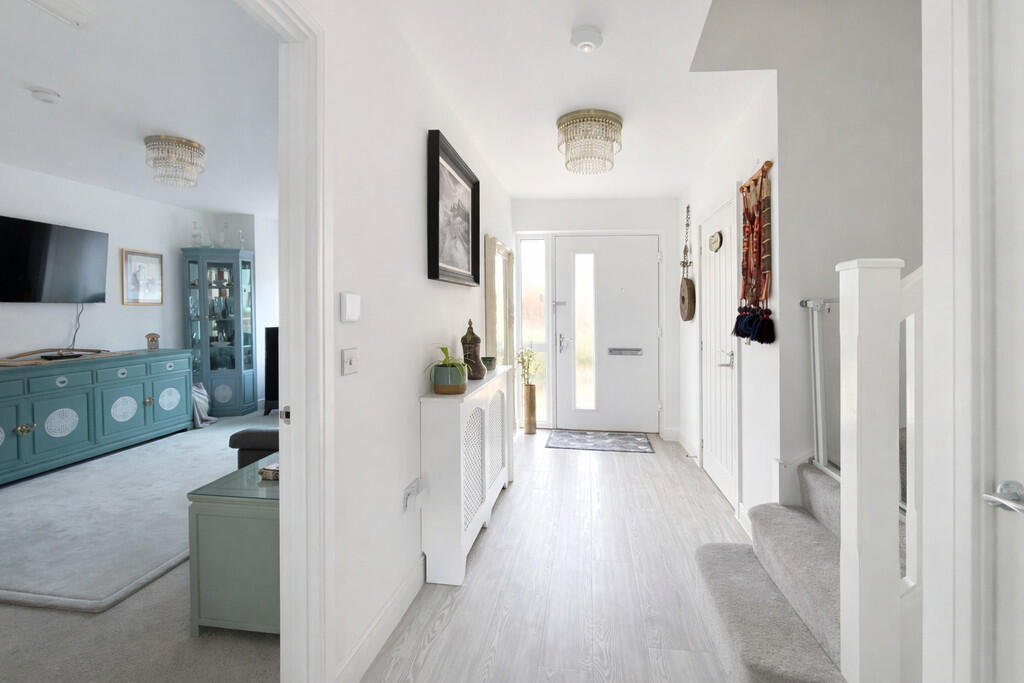 Dowsell Way, Yate photo 4