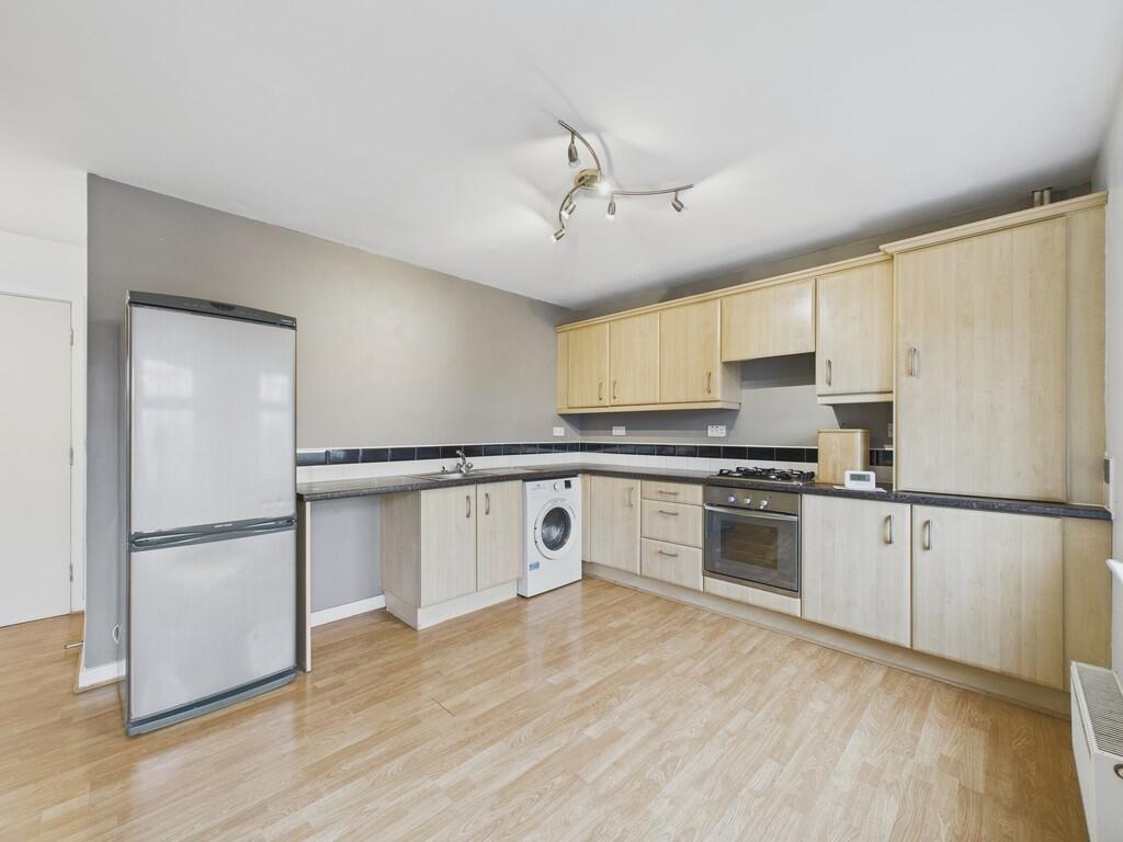 2-bed flat on Bluemans Way, Catcliffe, £120,000