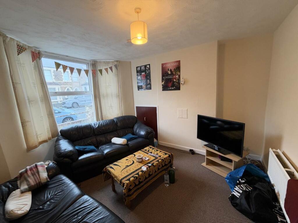 House in Cardiff, Maindy, Cathays - More