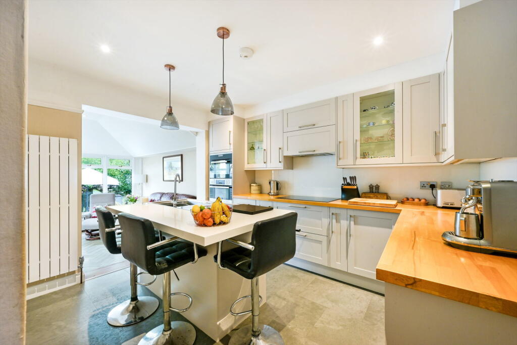 House in Redhill - View 2