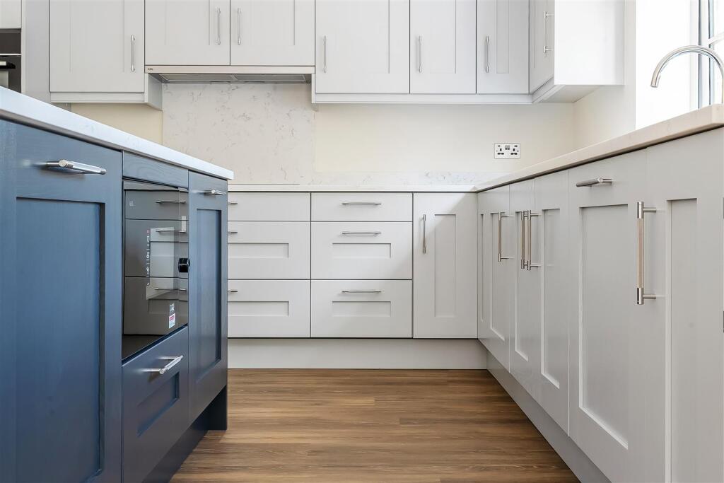 House in Kingston upon Thames - View 4