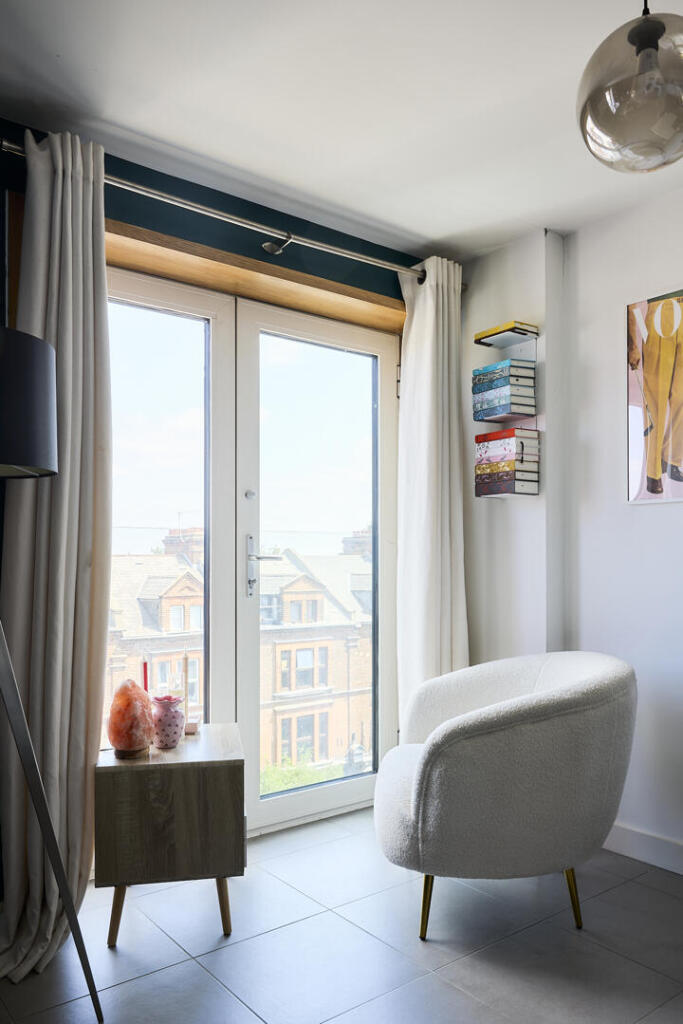 Apartment in London - View 3