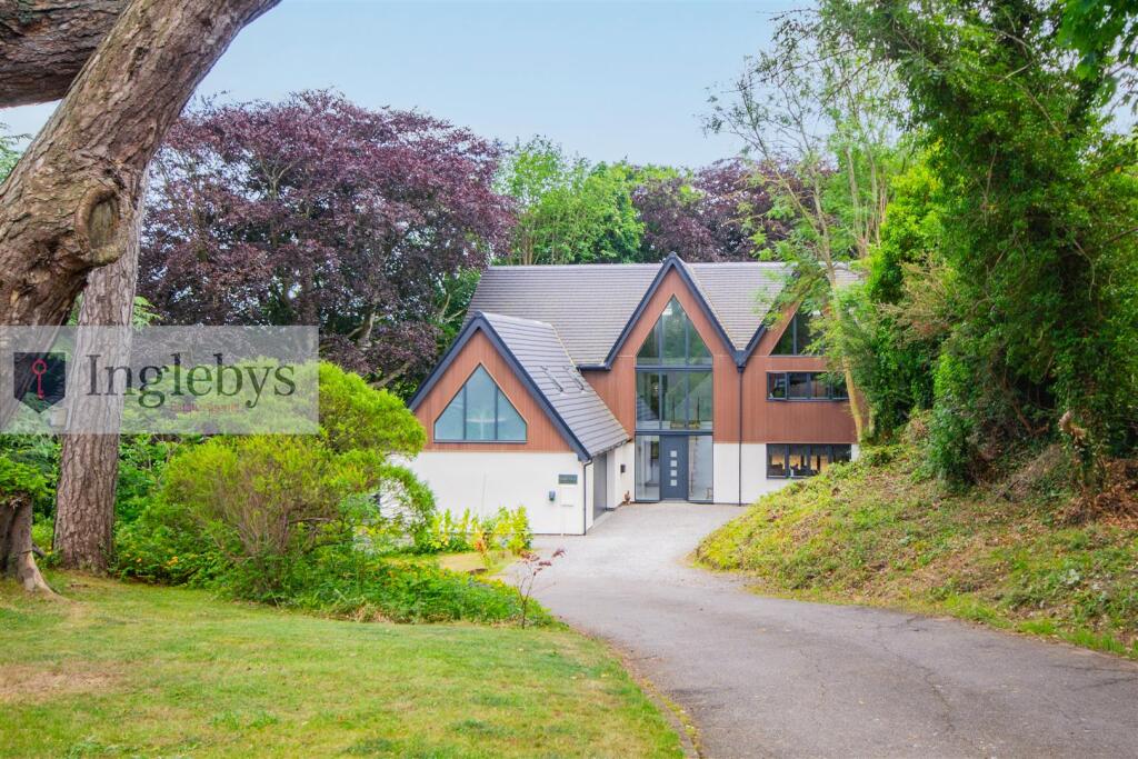 Main image of property: Valley View, Victoria Terrace, Saltburn-By-The-Sea