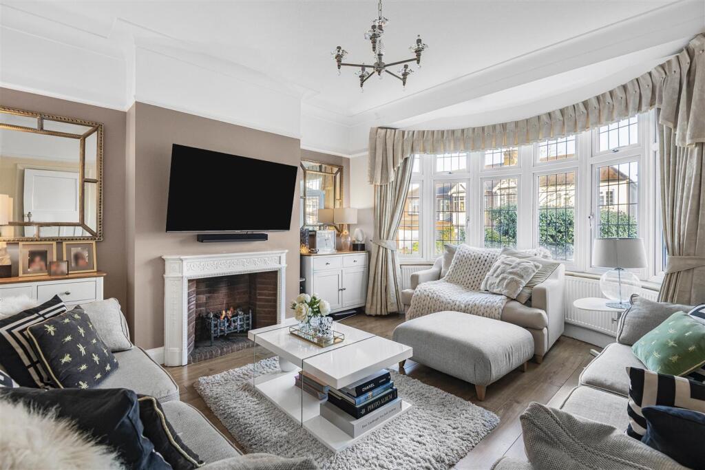House in London - View 2