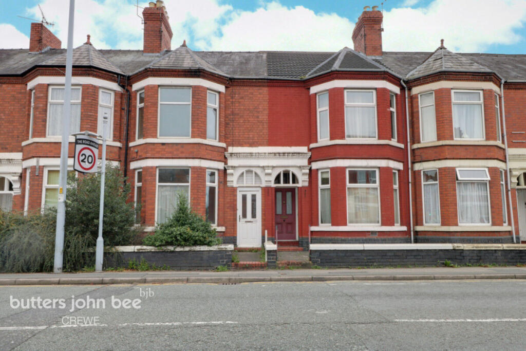 3-bed terraced on Nantwich Road, Crewe, £160,000