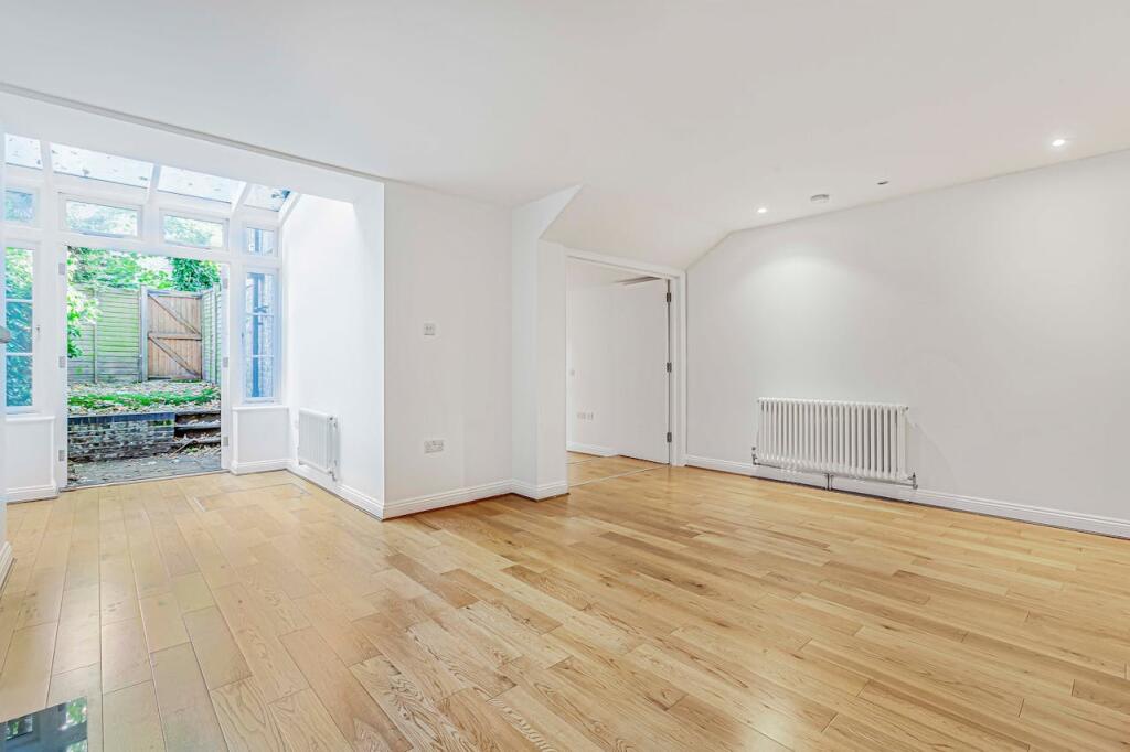 Main image of property: Finborough Road, London, SW10 9DF