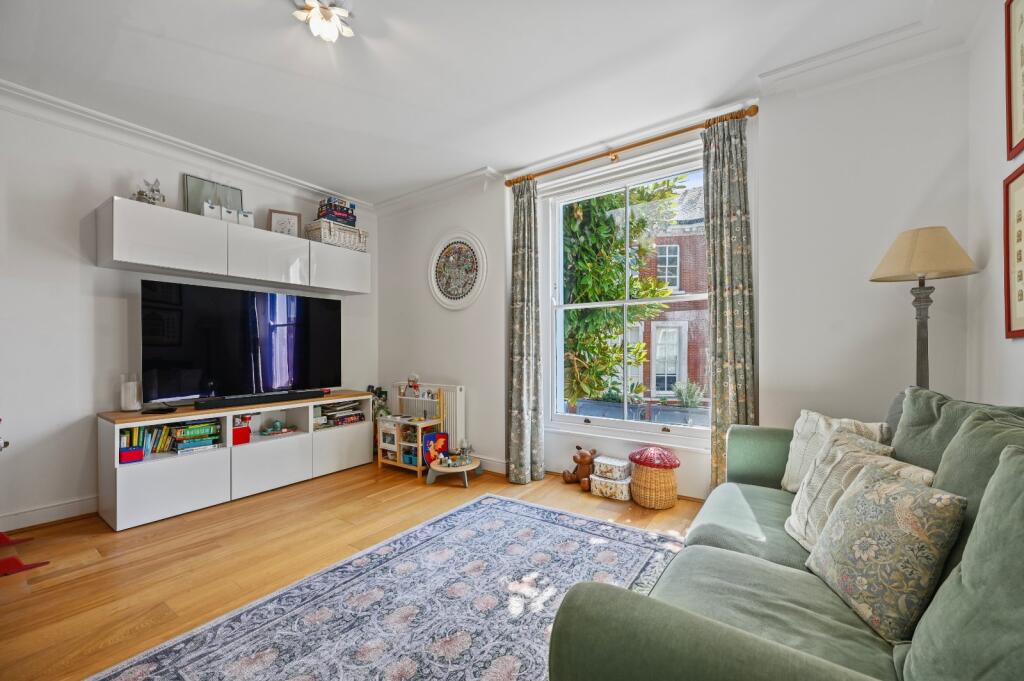 Apartment in London - More