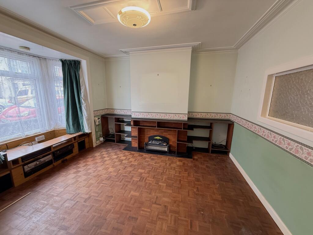 3-bed terraced on York Road, Shirley, Southampton, £200,000