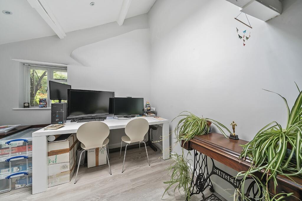 Additional image 19 of Central Wells