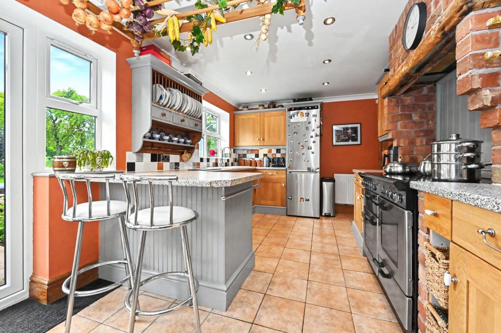 House in Stafford, Eccleshall - More