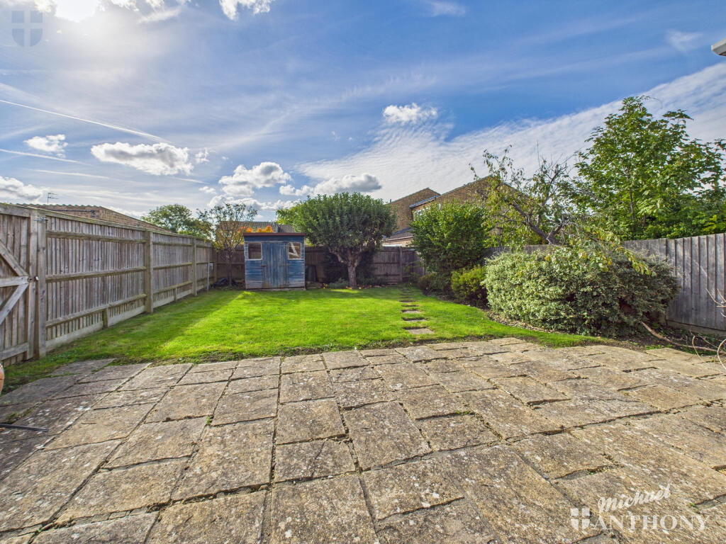 Charmfield Road, Aylesbury - View 3