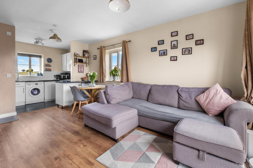 Apartment in Bromsgrove, Finstall - View 5