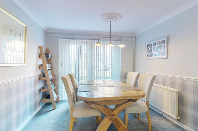 18 Rectory Road, Pitsea, Basildon, Essex SS13 2AA photo 4