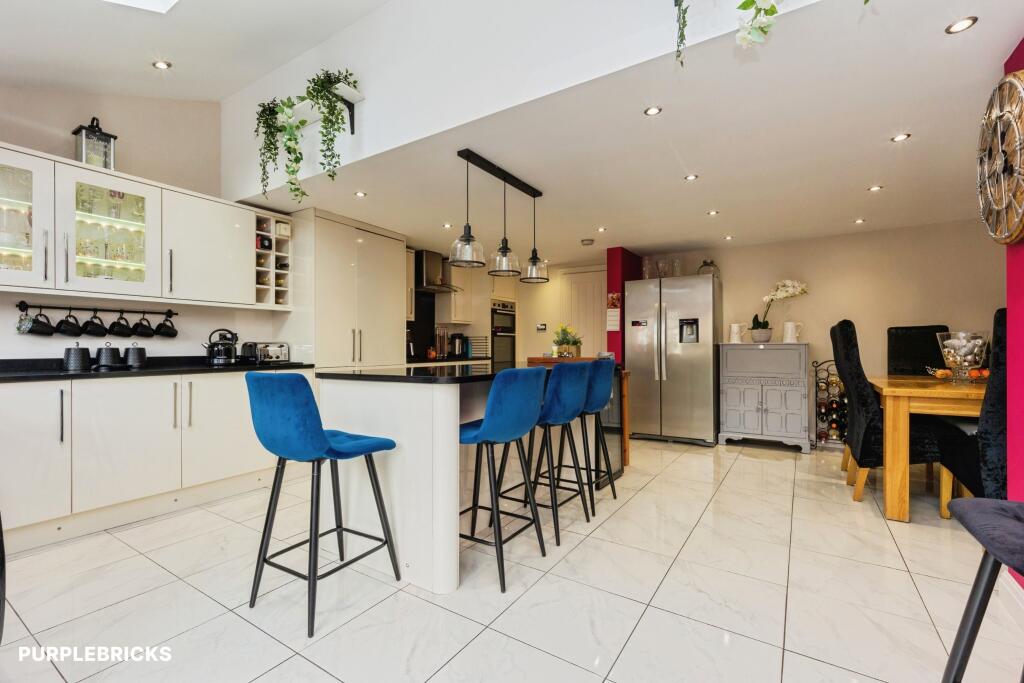 House in Tameside, Greater Manchester - View 5